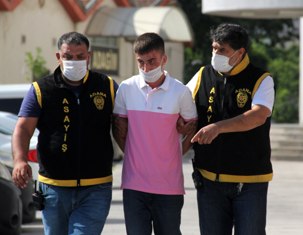 Maskeli ve eldivenli hırsız 16 eve böyle girdi