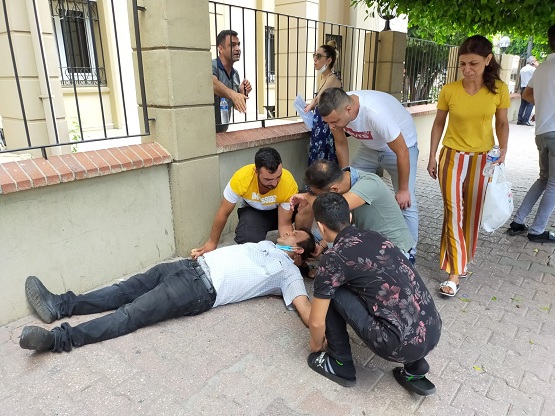 ADANA ADLİYESİ ÖNÜNDE SİLAHLI KAVGA: 6 YARALI