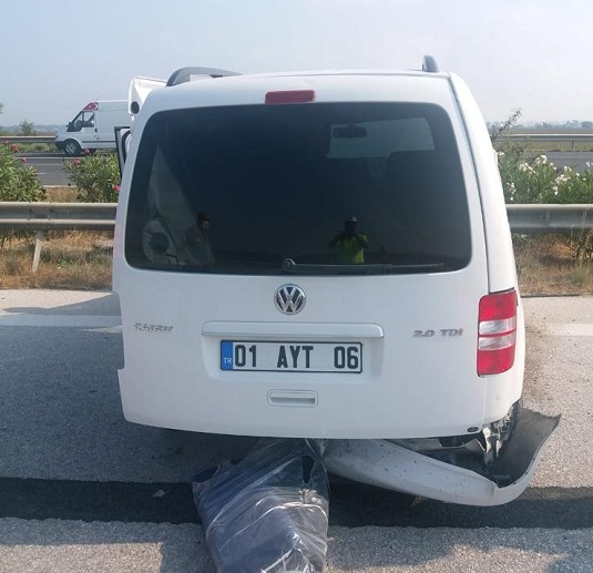 Ceyhan’da trafik kazası: 1 ölü, 2 ağır yaralı