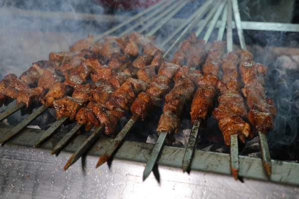 Kurban etiyle ilk gün Adana kebap yapmayın