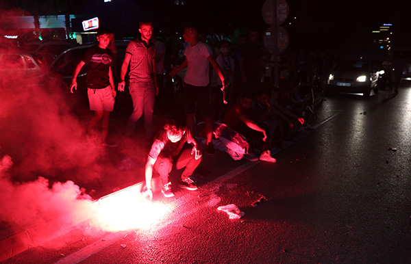 Adana Demirspor kaybetti taraftarlar hüngür hüngür ağladı