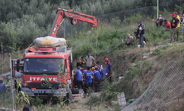 Adana'da kuyu faciası: 4 ölü