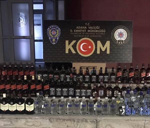 Adana’da kaçak içki ve puro operasyonu