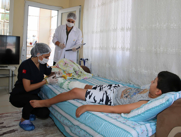 Büyükşehir’in evde bakım ve sağlık hizmeti aralıksız sürüyor