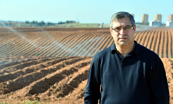 Karademir, ''Ülkeyi saman ithal eder duruma getirdiler''