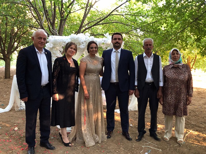 Cumhur Başkan nişanlandı
