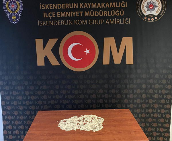 İskenderun'da bin 490 adet Captagon hap ele geçirildi
