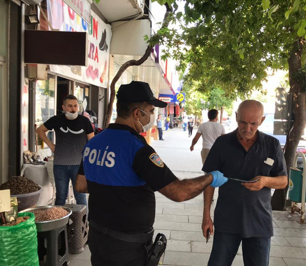 Kozan polisi vatandaşları uyardı