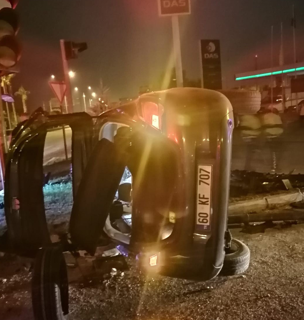 Takla atan aracın sürücüsü yaralı kurtuldu