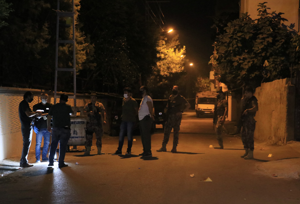 Başından tabancayla vurulan kişi ağır yaralandı