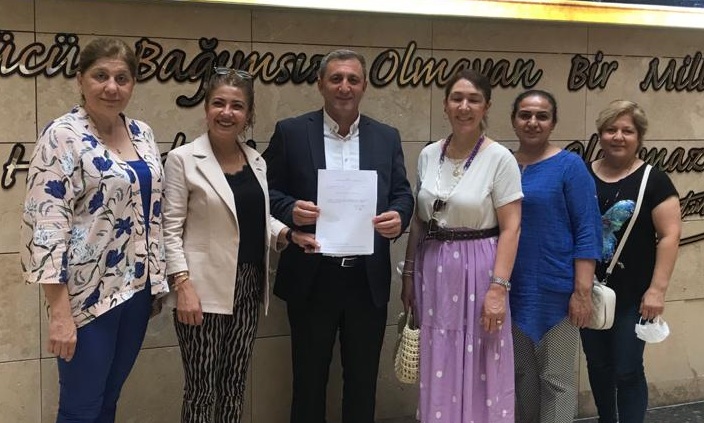 Adana Gelecek'de mazbata sevinci