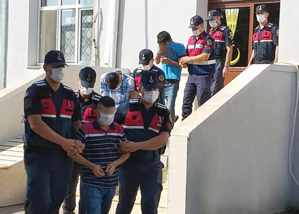 Adana'da telefon dolandırıcılarına suçüstü
