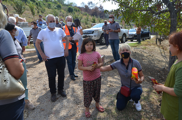 Kozan'daki orman yangını mağdurlarına yardım