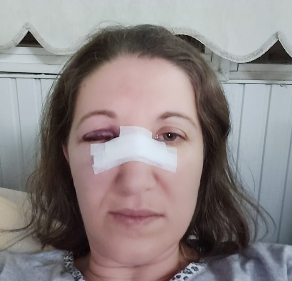 Gelinliği kirletip, kadın çalışanı darp ettiler
