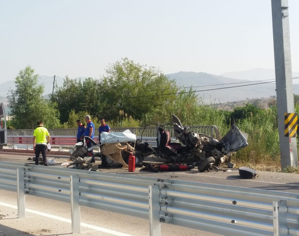 Hurdaya dönen aracın sürücüsü yaralandı