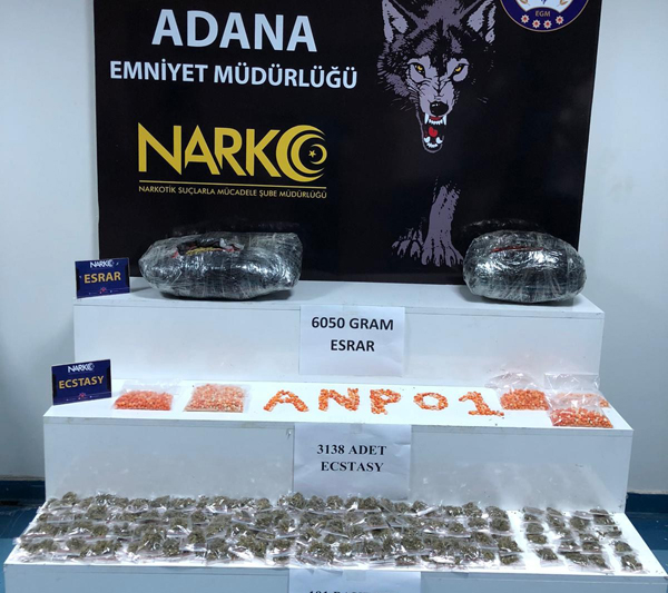 Elbise dolabındaki bidondan esrar çıktı
