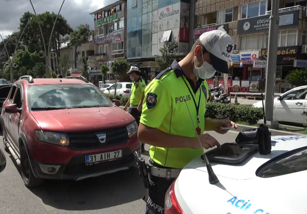 Kırmızı ışığı geçtiler drone'a yakalandılar