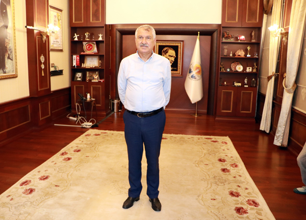 KARALAR ODASINA KAVUŞTU