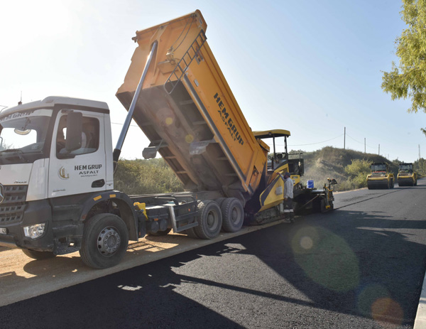 Karataş’a karayolları standardında yol