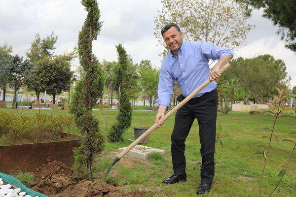 Yüreğir'de parksız mahalle kalmayacak
