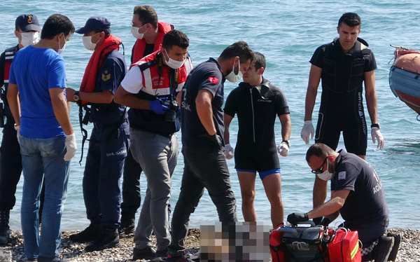 Mersin'de denizde kadın cesedi bulundu