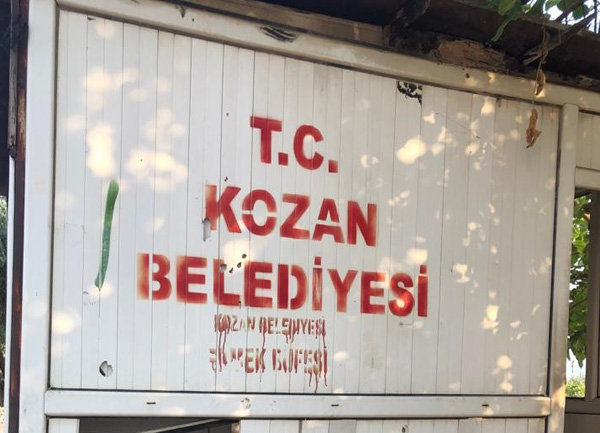 Kozan'da ekmek büfelerine saldırı