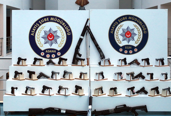 Adana'da 101 silah ele geçirildi