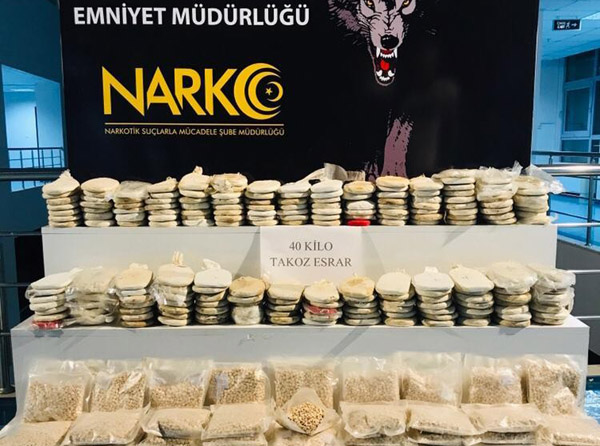 Adana'da 4 uyuşturucu zanlısı tutuklandı