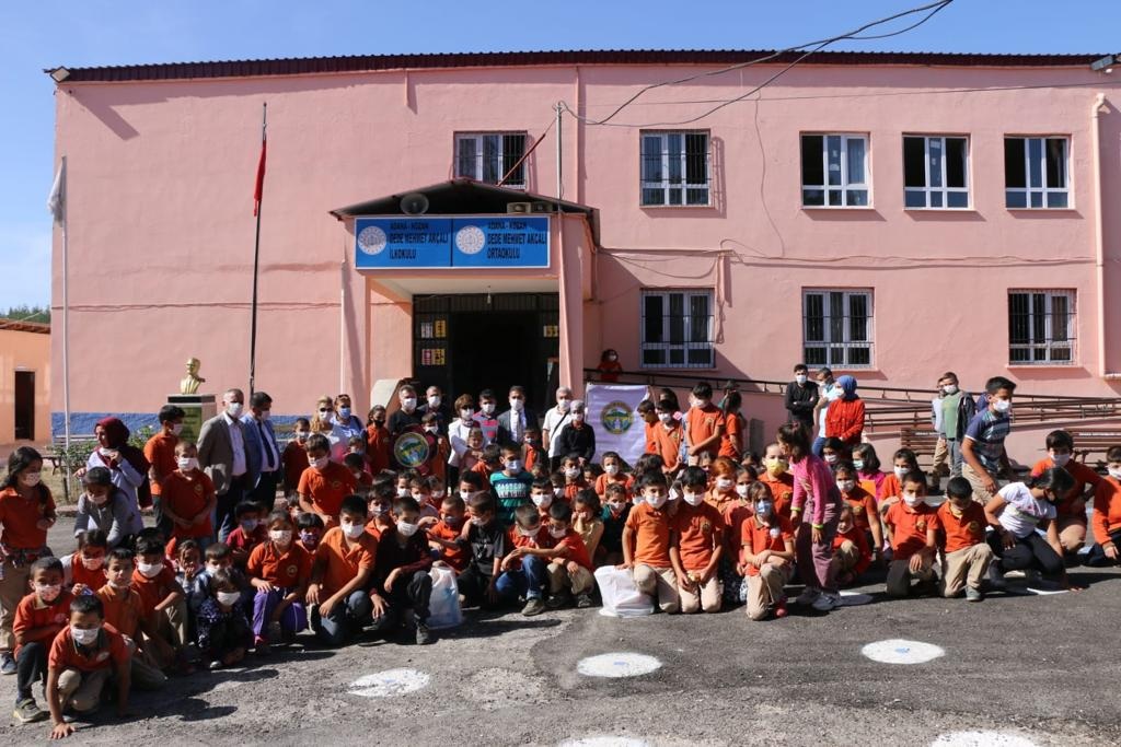 KA-VAK yöneticileri yangın mağdurlarının yanında