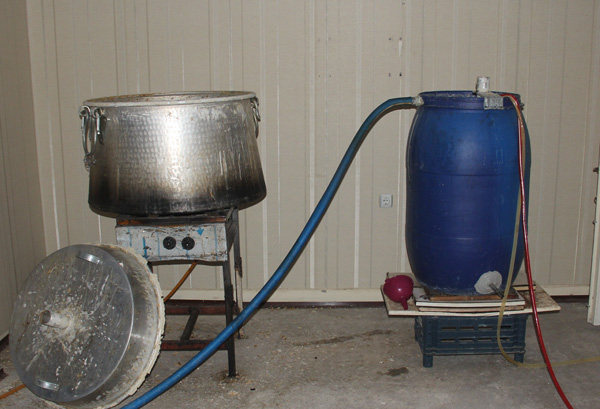 7 bin 300 litre sahte içki ele geçirildi
