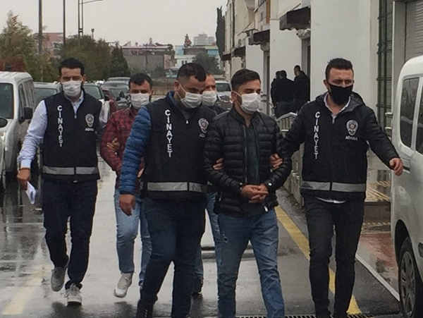 Kıyafetini beğenmeyince vurmuş