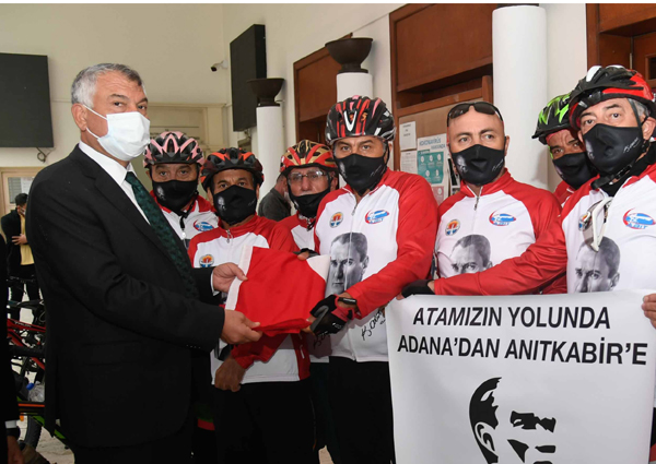 BAYRAK ANITKABİR YOLCUSU