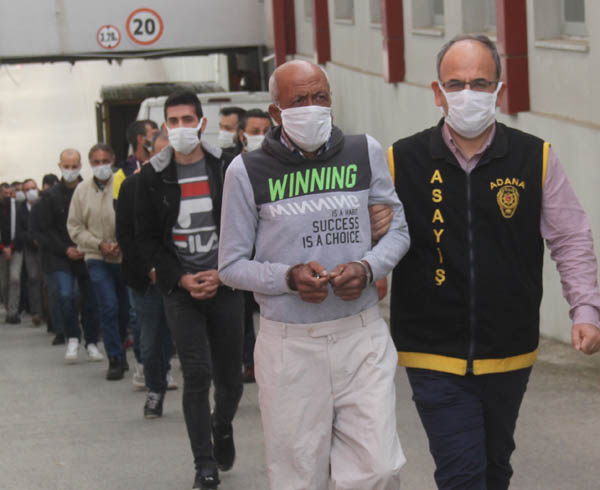 Adana’da 34 hükümlü yakalandı
