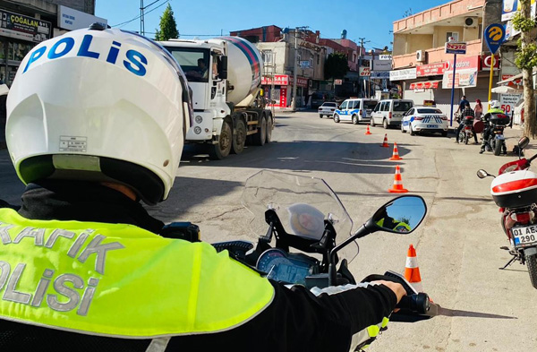 Adana'da 552 sürücüye 229 bin 218 lira ceza