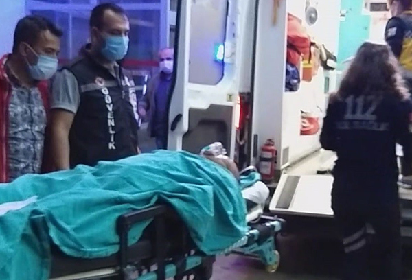 Kozan’da aracı taranan sürücü ağır yaralandı