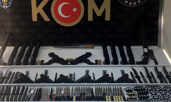 Kuru sıkıdan Uzi tabanca yaptılar