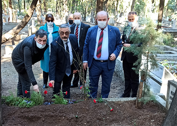 Gümüşdamla kabri başında anıldı