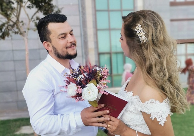 Gelin düğünden 4 gün sonra koronadan öldü