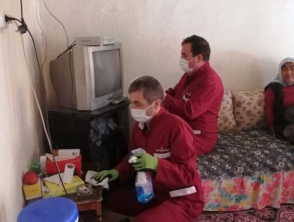 Feke'de yaşlılara sahip çıkılıyor