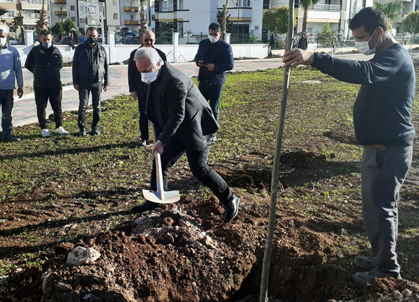Kozan'da atıl durumdaki parklar yenileniyor