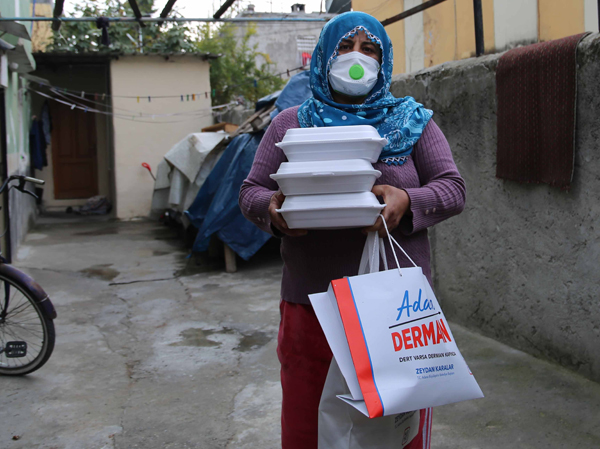 Covid-19 testi pozitif çıkanlara kahvaltı ve sıcak yemek