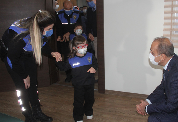 Engelliler polis oldu