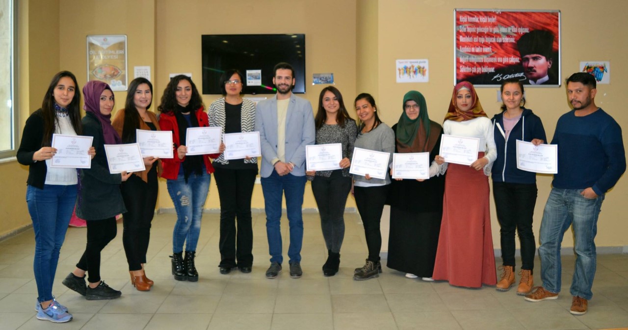 İşaret dili kursunu bitirenlere sertifika