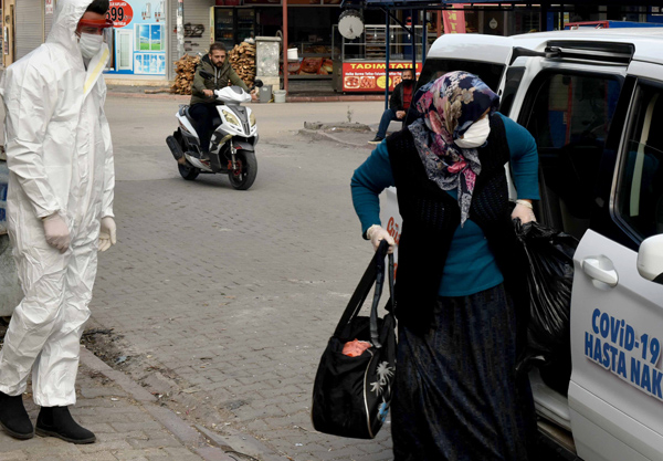 Koronalı hastalara özel donanımlı araç