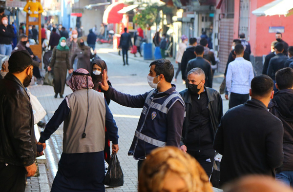 Koronaya karşı Arapça uyarı