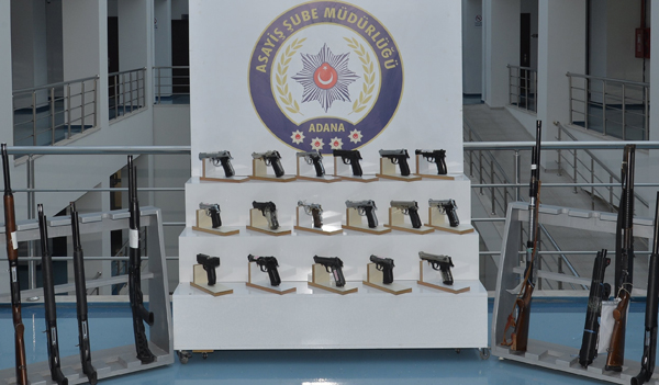 Adana'da 32 ruhsatsız silah ele geçirildi