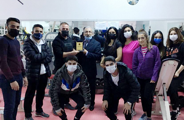 Şampiyon Bahadır, gençleri hayallerine kavuşturuyor
