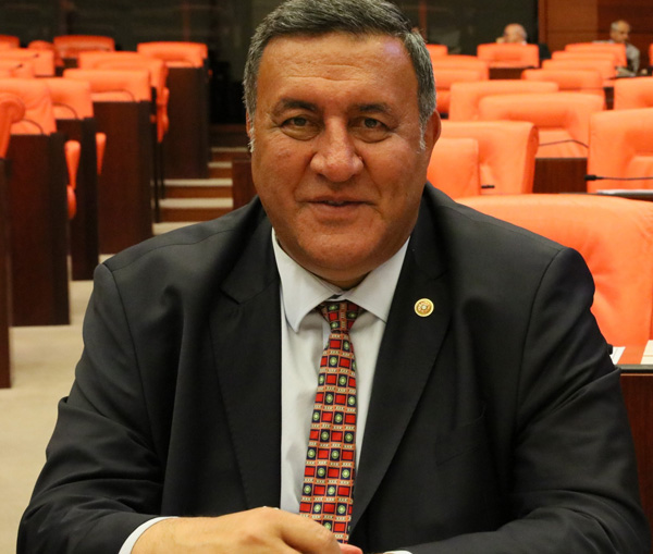 Gürer: “Çalışanlar arasındaki ayrımlar giderilmelidir”