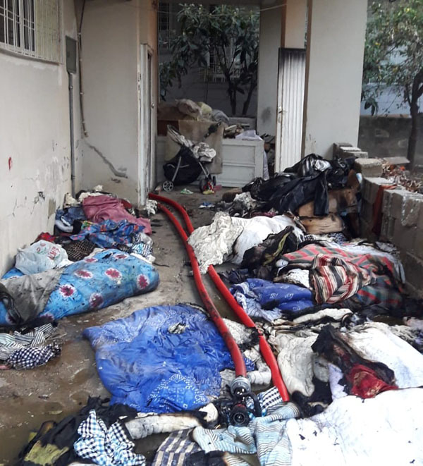 Evde çıkan yangın hasara neden oldu