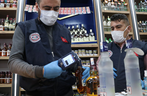Mersin'de yılbaşı öncesi sahte alkol denetimi